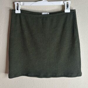 Good American Always Fits Mini Skirt Size 3/4 which is a L/XL olive green
